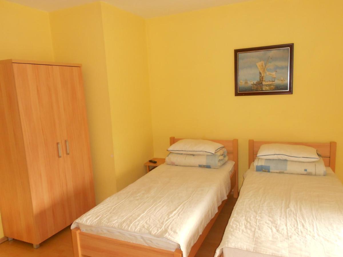 Hostel "Na Bocianowie" Bydgoszcz Luaran gambar