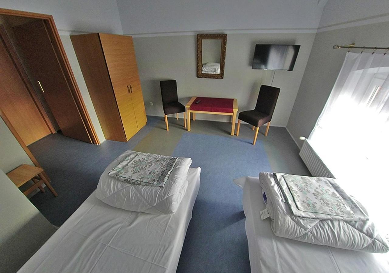 Hostel "Na Bocianowie" Bydgoszcz Luaran gambar