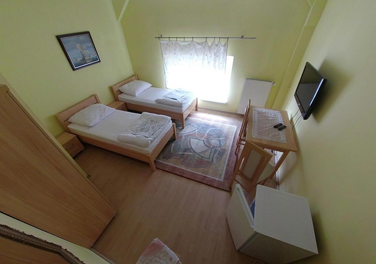 Hostel "Na Bocianowie" Bydgoszcz Luaran gambar